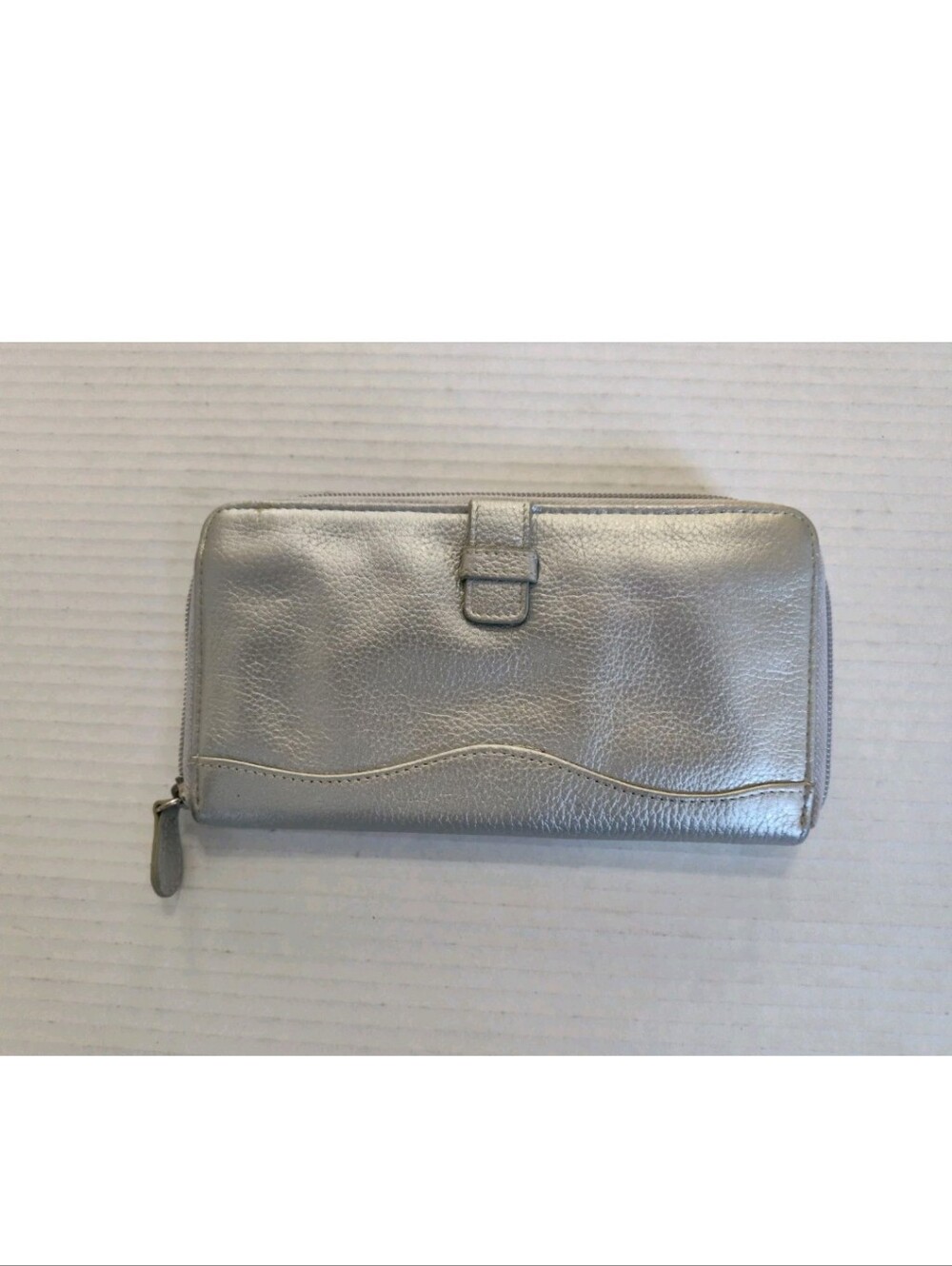Tignanello Pebbled Leather Silver Metallic Wallet Clutch Style w Zipper Pockets